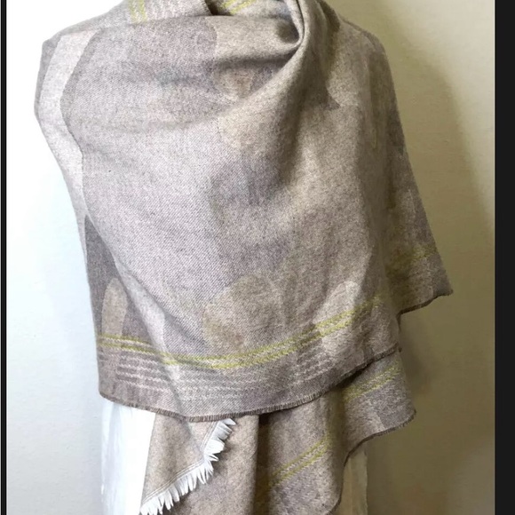 Gap beige with yellow stripe soft wrap - Picture 8 of 10